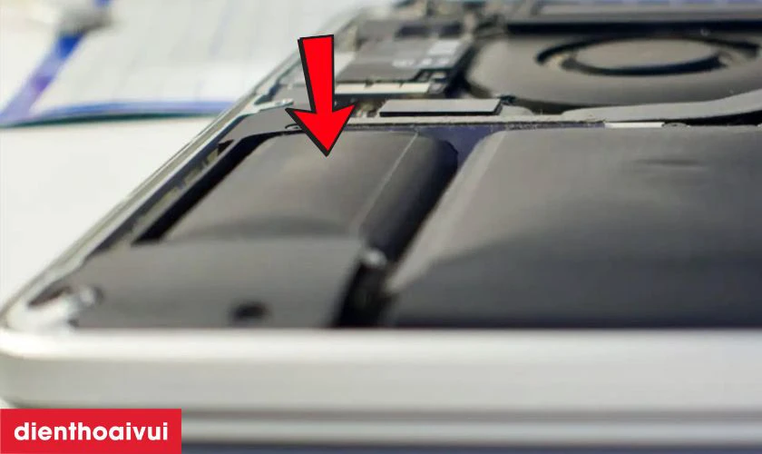 Dấu hiệu cần thay pin MacBook Air 2022